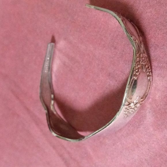 Spoon Design Bracelet - Picture 6 of 6